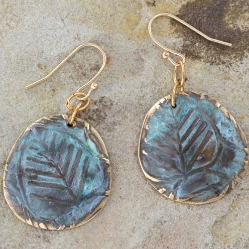 Click to view detail for EC-132 Earrings Leaf Domed Asymmetrical Circle $105